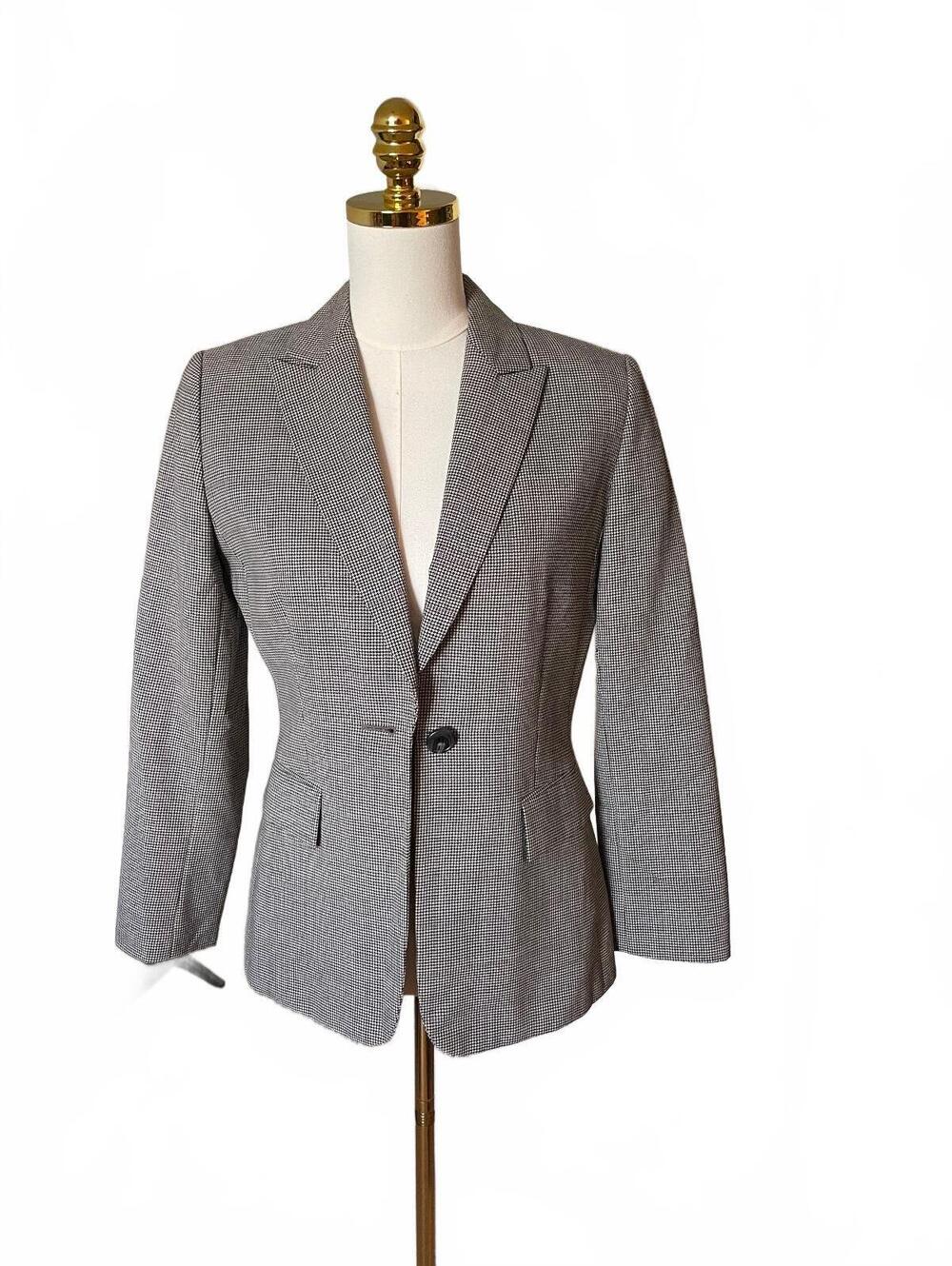 Tahari Arthur S Levine gray houndstooth blazer size 2